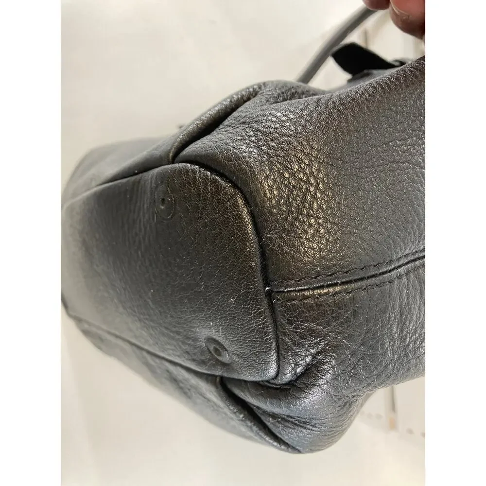 MICHAEL KORS, MEDIUM SIZE BLACK PEBBLED LEATHER HANDBAG